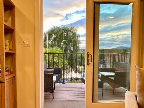 View (from property/room), Balcony/Terrace, Lake view, Lake view, Mountain view