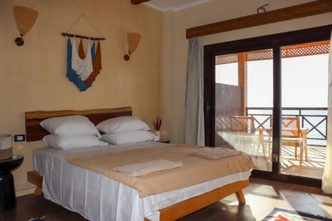 Bed, View (from property/room), Balcony/Terrace, Photo of the whole room, Bedroom, towels