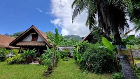 Property building, Garden, Garden view, Mountain view