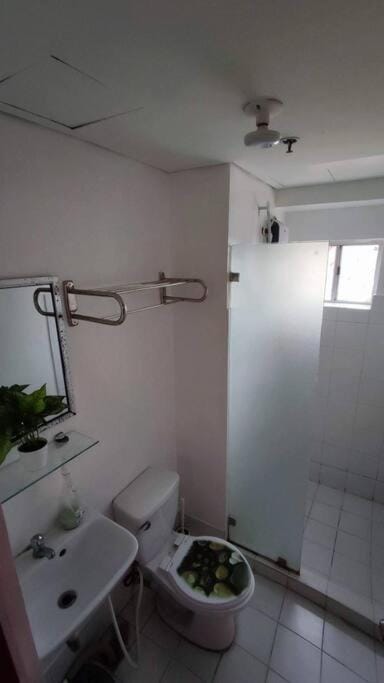 Near Manila Airport COZY 01 Bedroom Condo - 10K Apartment in Las Pinas