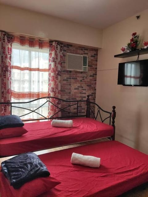 Near Manila Airport COZY Studio Condo With Kitchen 11P Apartment in Las Pinas