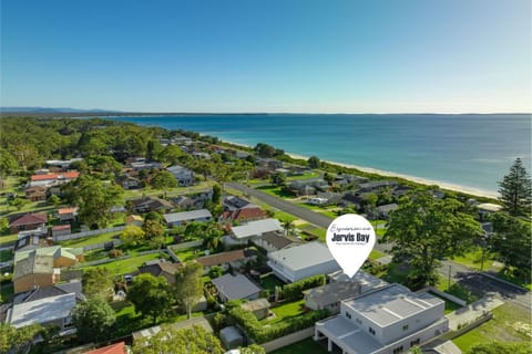 Jacs Joint by Experience Jervis Bay House in Vincentia