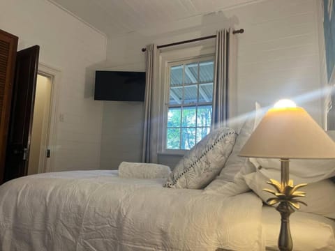 Barefoot & Boots Farmhouse Kingscliff Hinterland House in Tweed Heads