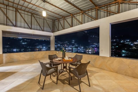 Patio, Night, View (from property/room), Balcony/Terrace, Living room, Seating area, Dining area