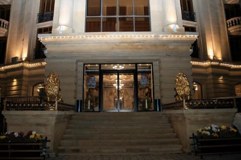 Facade/entrance, Night