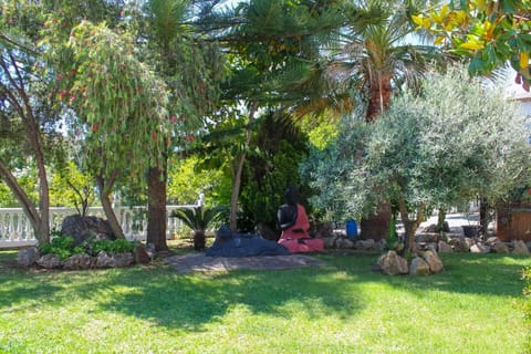 Villa Buddha Villa in Sitio de Calahonda