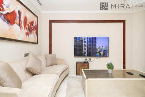 TV and multimedia, Living room, Seating area, Evening entertainment