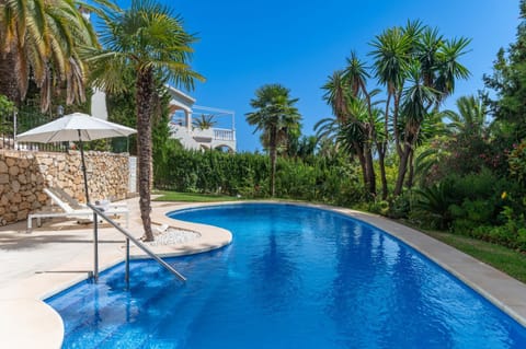 Garden view, Swimming pool, sunbed