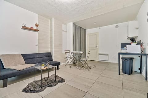 Welcome to Studio Bianca Apartment in Drancy