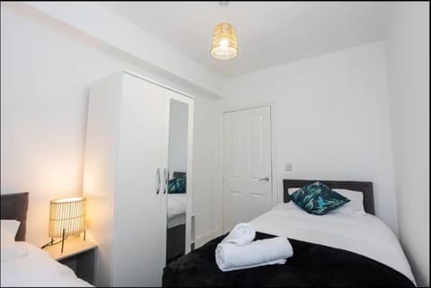 Contractor Stay by Mersey Tunnel Apartment in Wirral