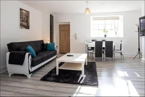 Contractor Stay by Mersey Tunnel Apartment in Wirral