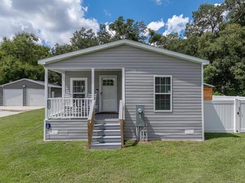 The Cozy Cabana Casa in Zephyrhills