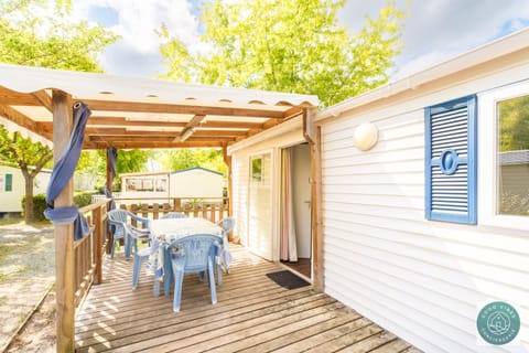 Patio, Dining area