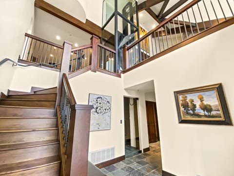 2744 The Cove! Modern Luxury Townhome with Hot Tub, Pool, and Shuttle to the Slopes! home House in Snyderville