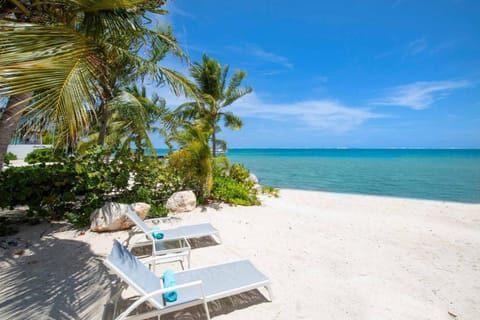 Blue Moon House in Grand Cayman