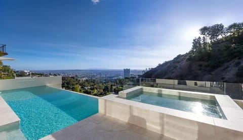 Day, Natural landscape, Mountain view, Pool view, Swimming pool, sunbed