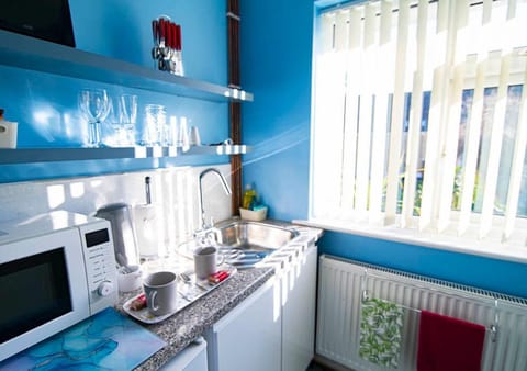 Coffee/tea facilities, Kitchen or kitchenette, microwave, toaster