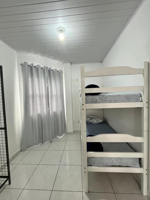 Bedroom, bunk bed