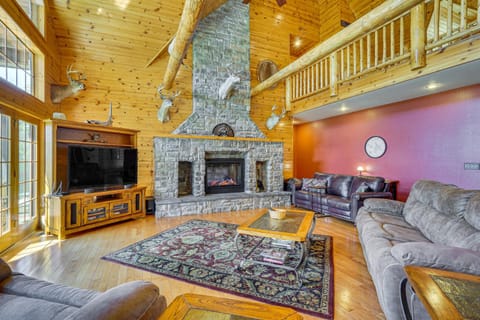 Lake of the Ozarks Retreat with Game Room! House in Lake of the Ozarks