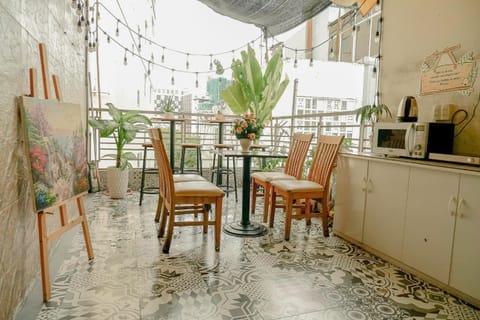 Patio, View (from property/room), Balcony/Terrace, Kitchen or kitchenette, Banquet/Function facilities, Seating area, Dining area, Communal kitchen, furniture, minibar