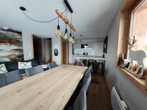 Chalet Hope - Chalets pour 6 Personnes 021 Apartment in Les Avanchers-Valmorel