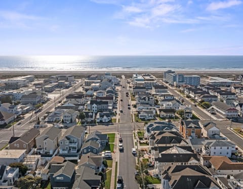 Neighbourhood, Bird's eye view, Beach, City view, Street view, Location