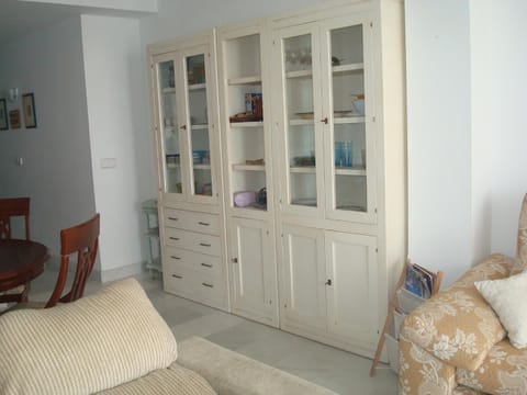 Library, Living room, Decorative detail