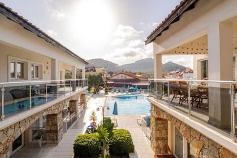 Property building, Mountain view, Pool view, sunbed