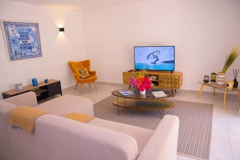 Communal lounge/ TV room, TV and multimedia, Living room