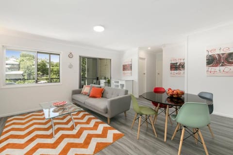 Tallywood 2 Auchenflower 2bed pets 4km CBD pool House in Toowong