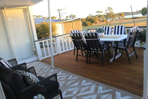 Patio, View (from property/room), Balcony/Terrace, Dining area