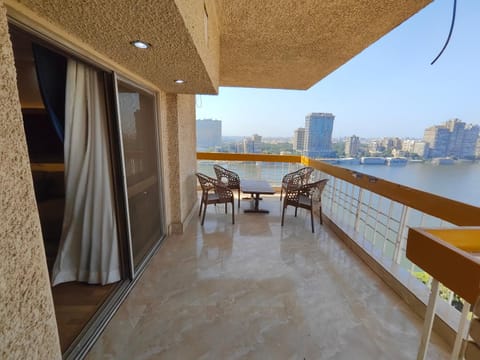 شفة بانوراما علي النيل Apartment in Cairo