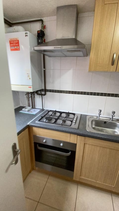 Best location Close to university & shopping center, free private parking Bed and Breakfast in Coventry