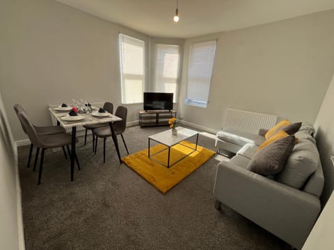 Cosyhomes- 2 bedroom 1st floor apartment with parking, perfect for corporate and leisure stays Apartment in Ipswich