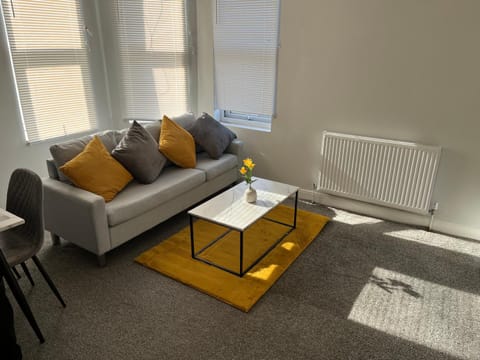 Cosyhomes- 2 bedroom 1st floor apartment with parking, perfect for corporate and leisure stays Apartment in Ipswich