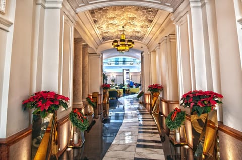 Facade/entrance, Winter, Lobby or reception, Decorative detail