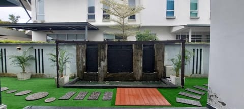 PJ Bungalow Homestay Villa in Petaling Jaya