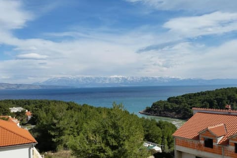 Mountain view, Sea view