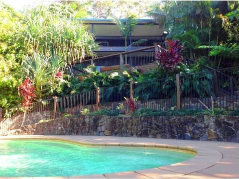 Property building, Garden, Swimming pool