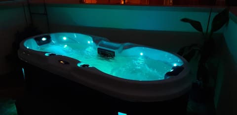 Hot Tub, Massage, Balcony/Terrace, Spa and wellness centre/facilities