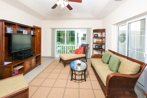 Lawson Rock - Lionfish 208 condo Apartment in Bay Islands Department