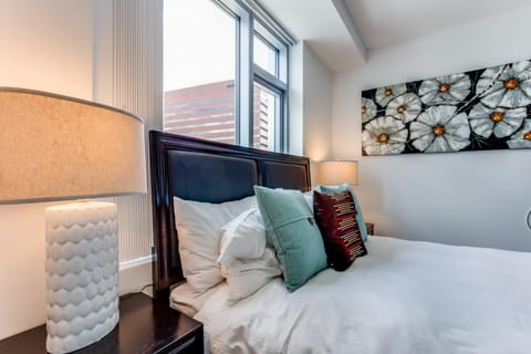 Global Luxury Suites at Kendall East Condo in Cambridge