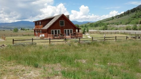 Montana Spirit Guest Lodge House in Idaho