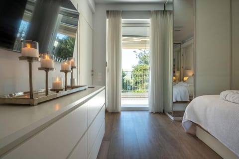 Aelia Luxury Suite Apartment in Vouliagmeni