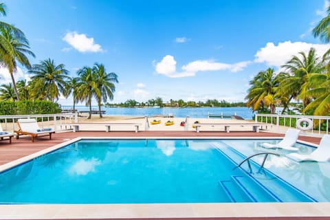 Pool view, Sea view, Swimming pool