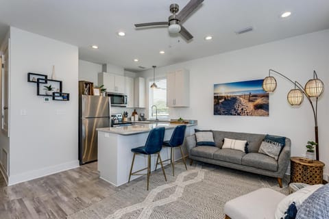 Downtown Pensacola Townhome - Clubb St Apartment in Pensacola