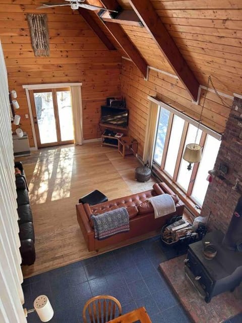 Beautiful chalet near Stratton House in South Londonderry