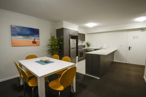 Direct Collective - Breeze on Brightwater Apartahotel in Sunshine Coast