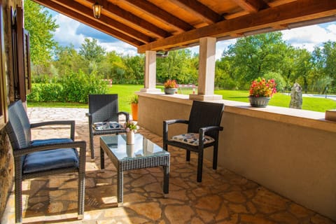 Patio, Garden, View (from property/room), Balcony/Terrace, Seating area, Garden view