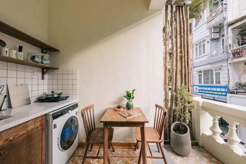 NUNANUNONG Garden Building with Green ROOFTOP Apartment in Hanoi